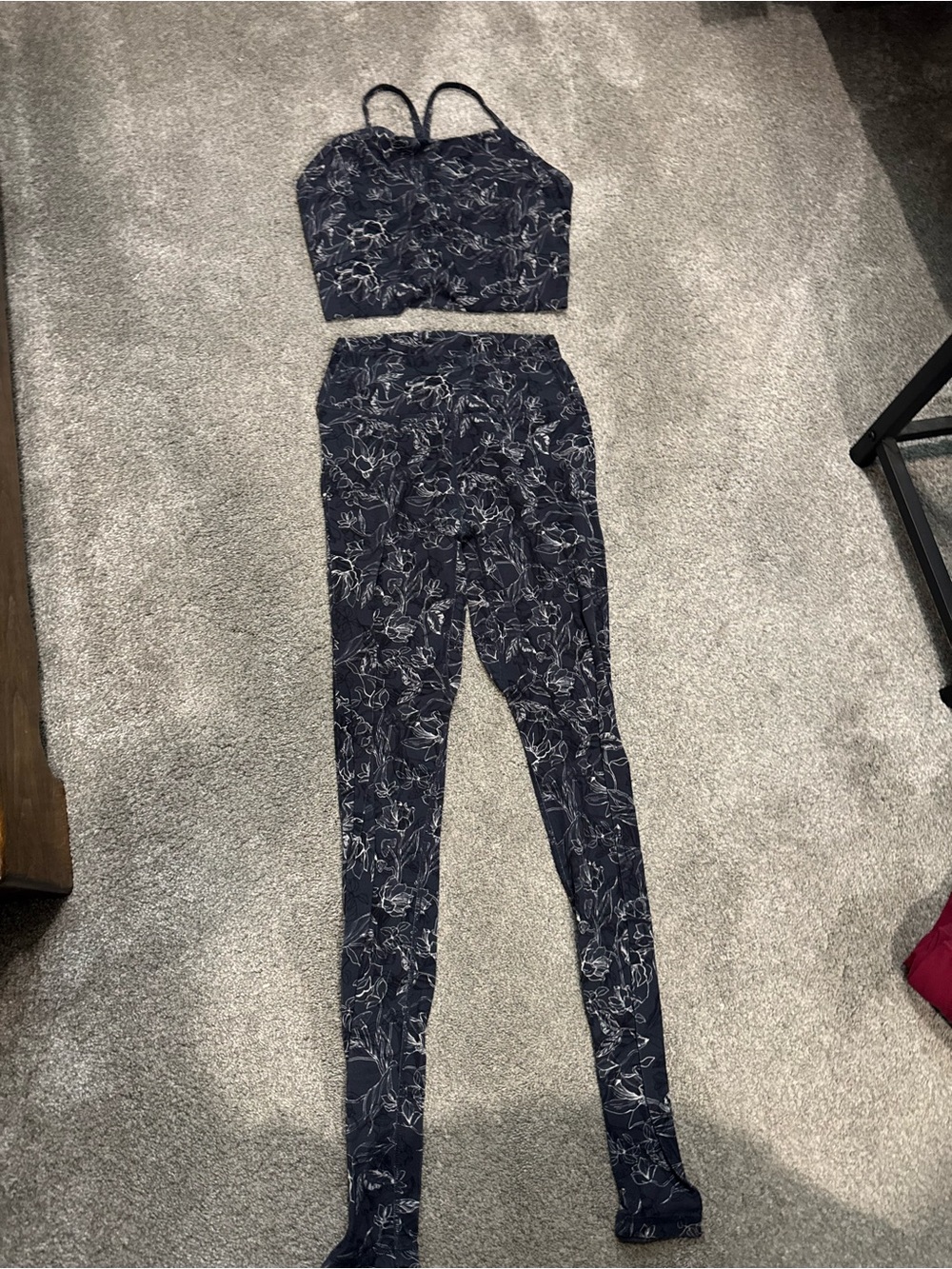 Stori- Women's black Floral High-Waist Leggings & Crop Top Set